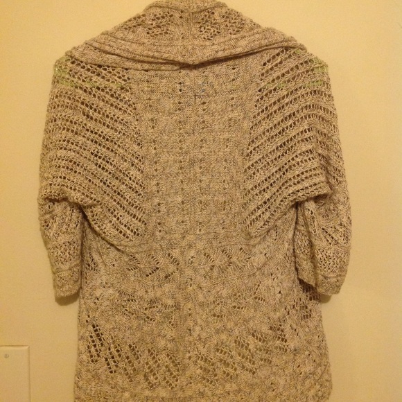 Cute knit top - Picture 2 of 3